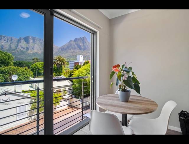 2 BEDROOM PROPERTY TO RENT IN RONDEBOSCH